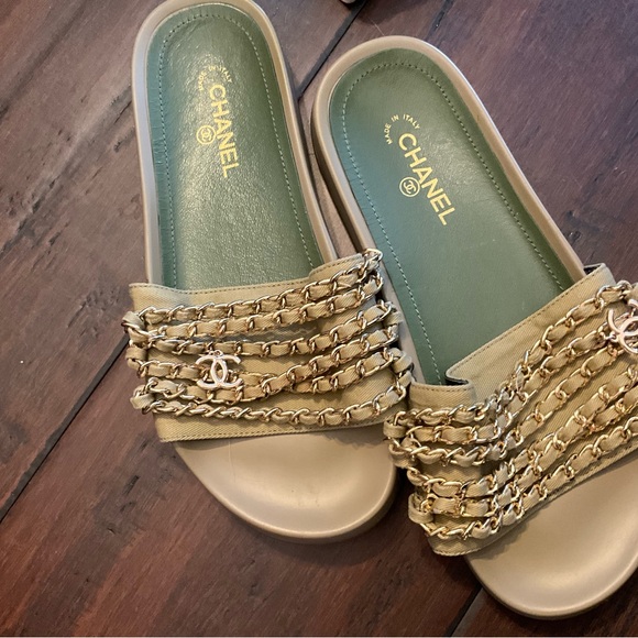 Chanel slides - Picture 10 of 11